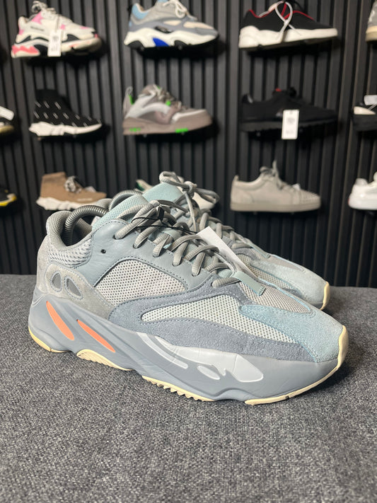 Yeezy 700 Inertia UK 8.5 3331