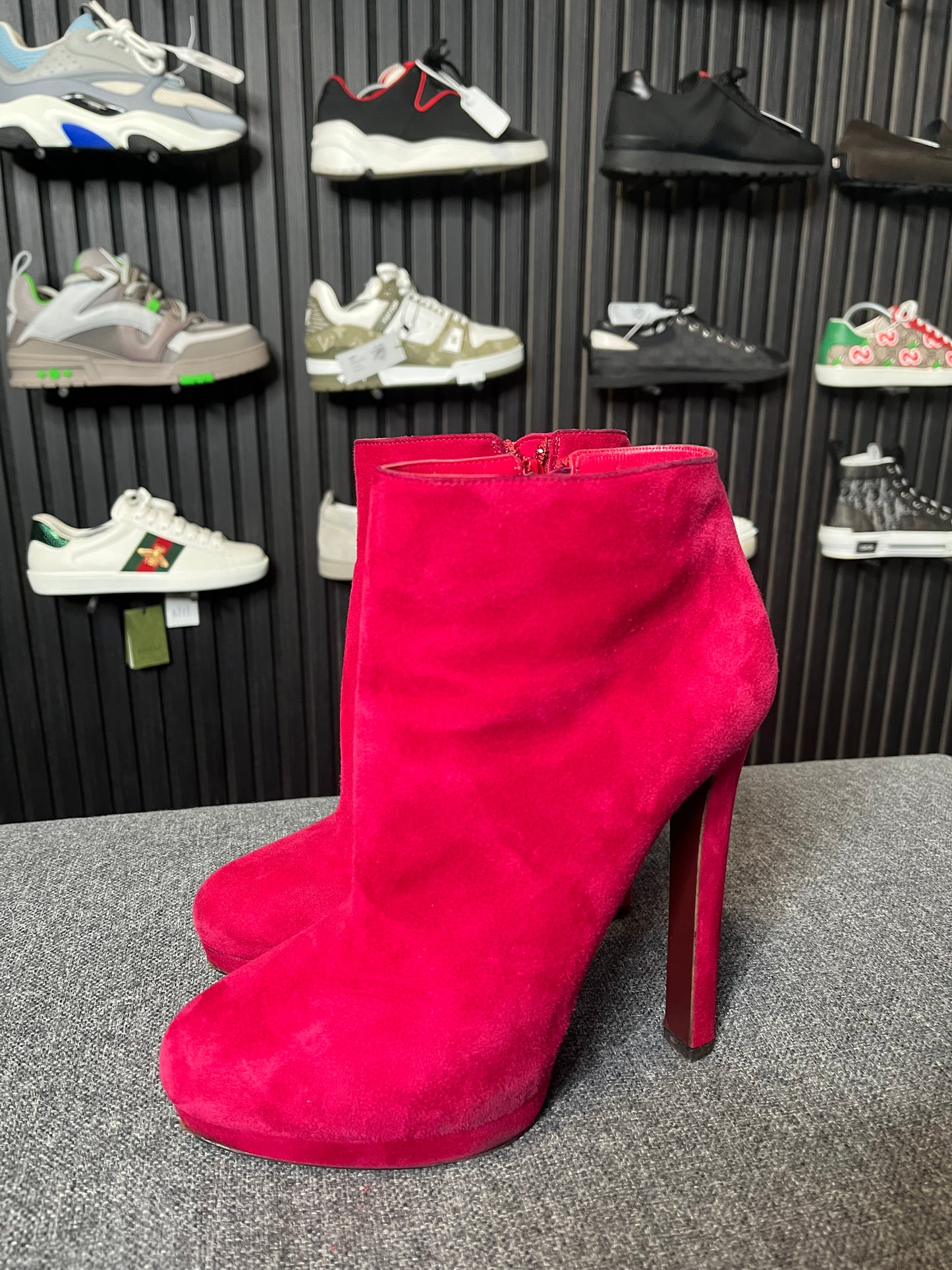 Alexander McQueen Cherry Suede Boots Size 39 3264