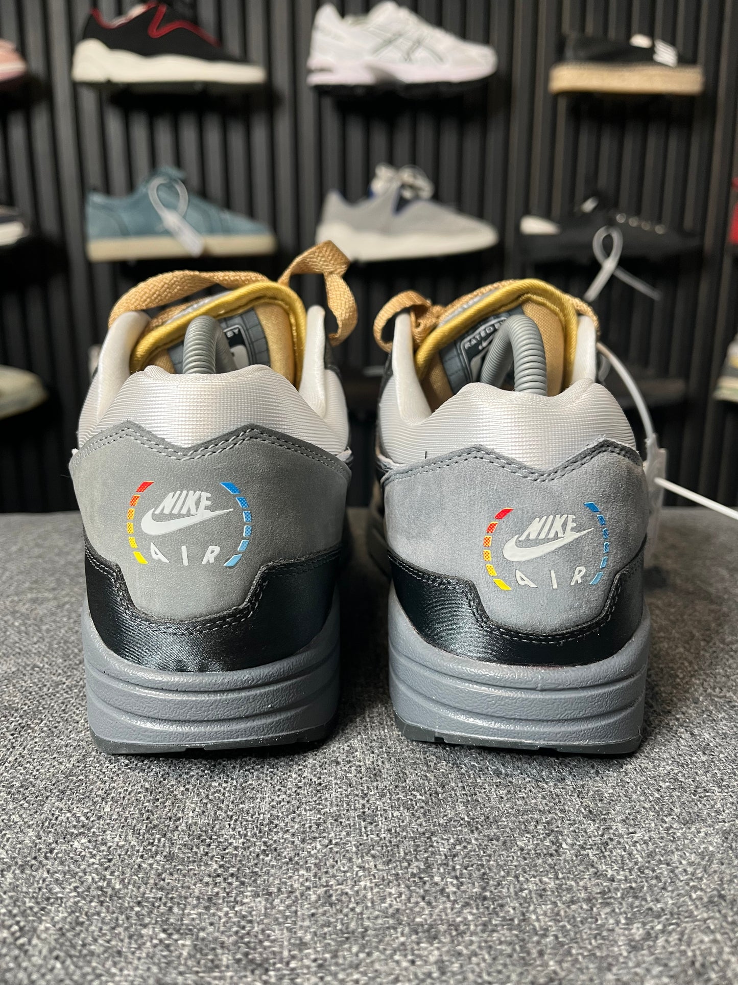 Nike Air Max 1 Low Poly UK 9 2779