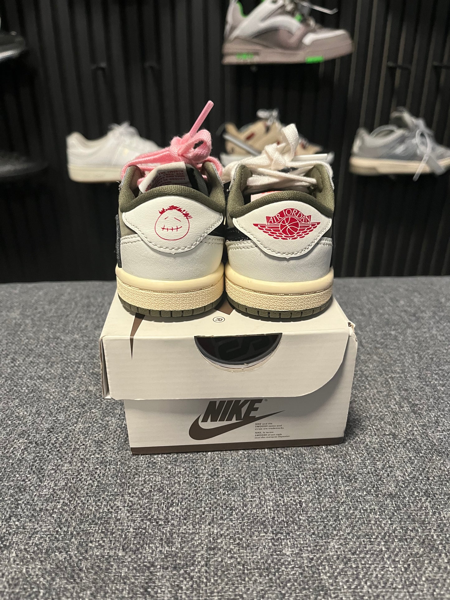 Travis Scott UK 4.5 Kids 3729