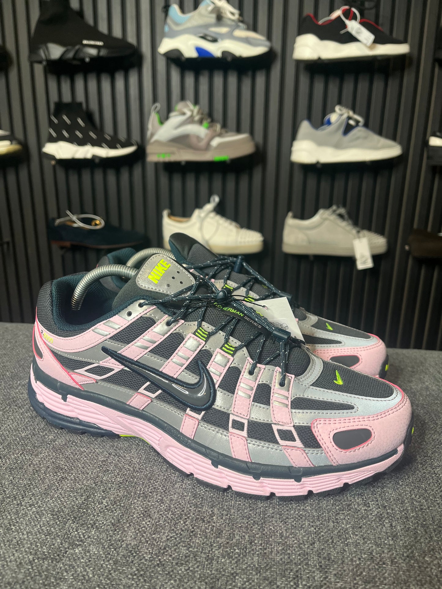 Nike P6000 UK 9.5 3071