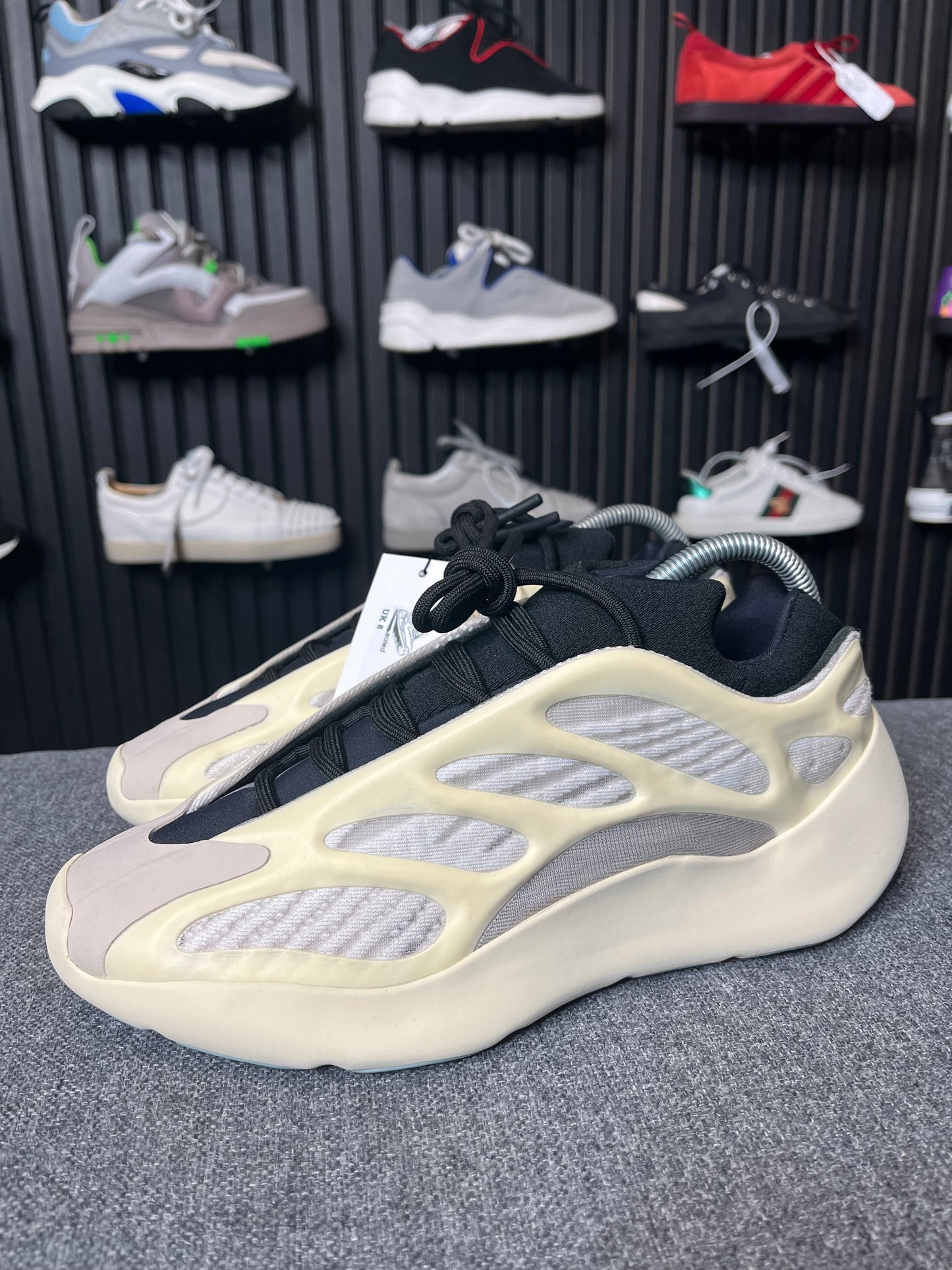 Yeezy 700 Azael UK 8 3025