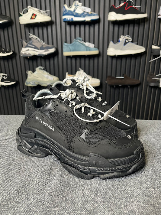 Balenciaga Triple S UK 6 2690