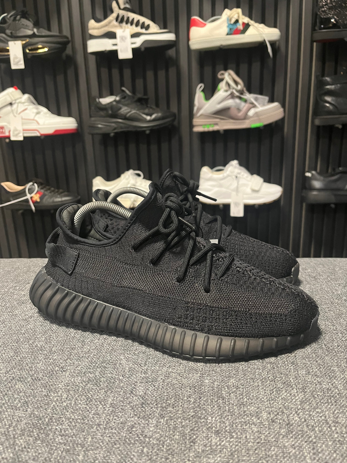 Yeezy 350 Onyx UK 8.5 3835