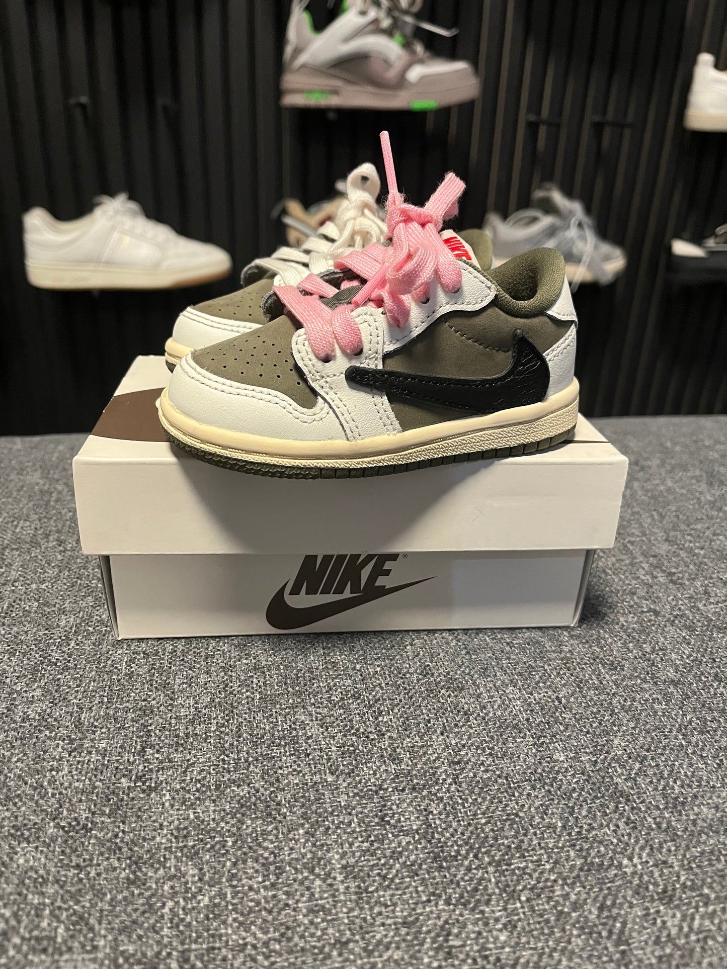 Travis Scott UK 4.5 Kids 3729