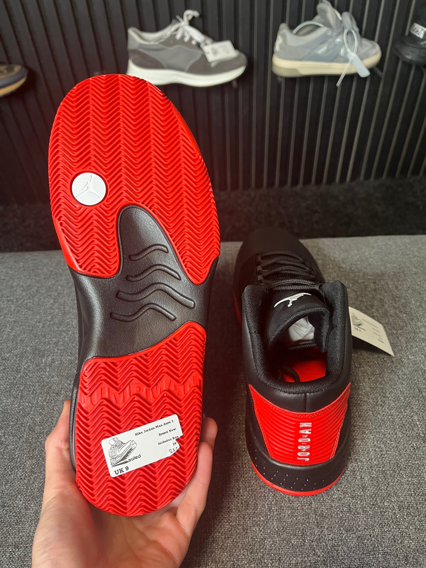 Nike Air Max Aura 2 UK 9 3444