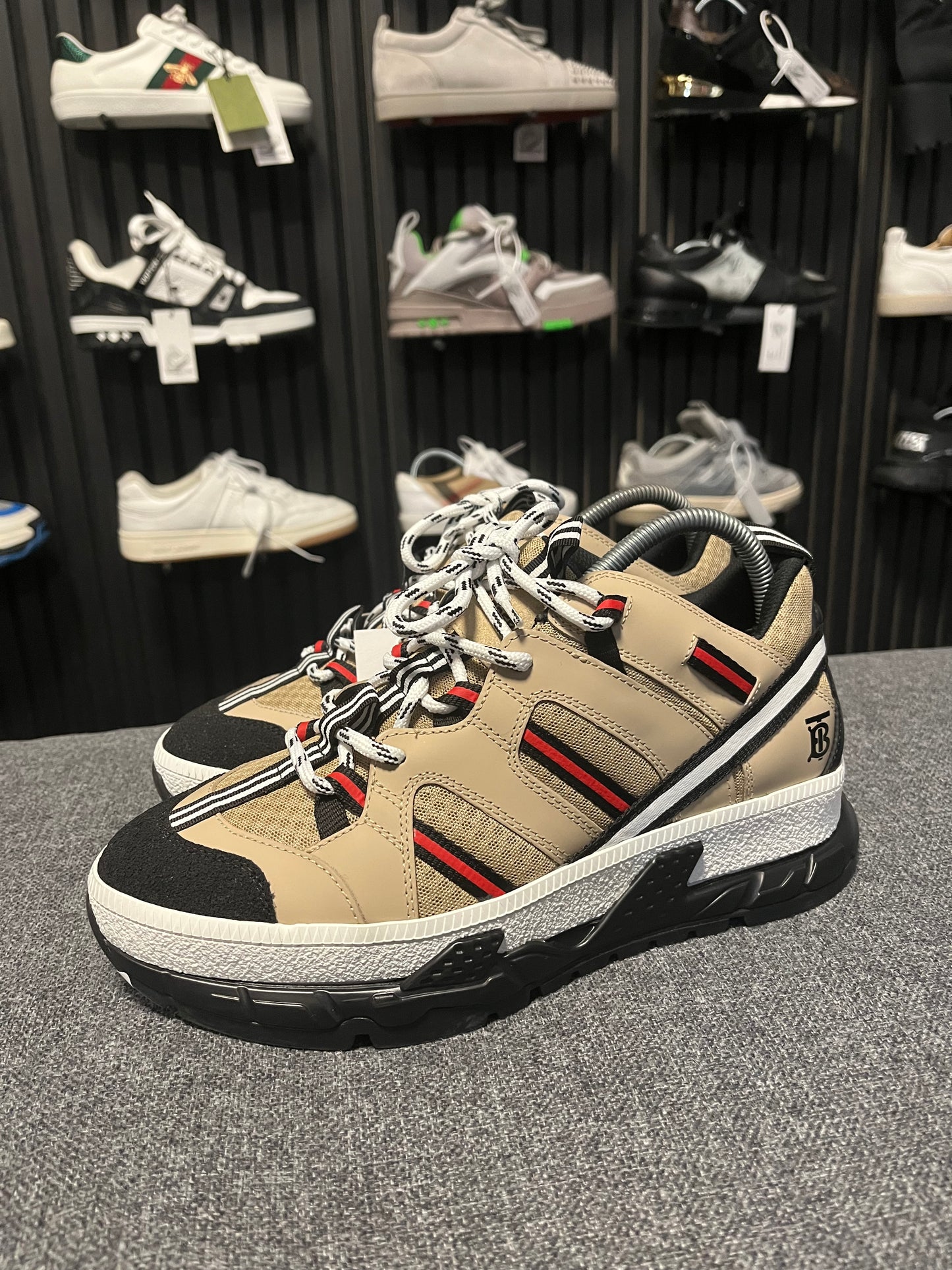 Burberry Low Top Sneaker UK 6 3592