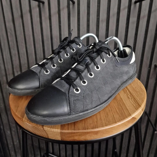 Louis Vuitton Black UK9
