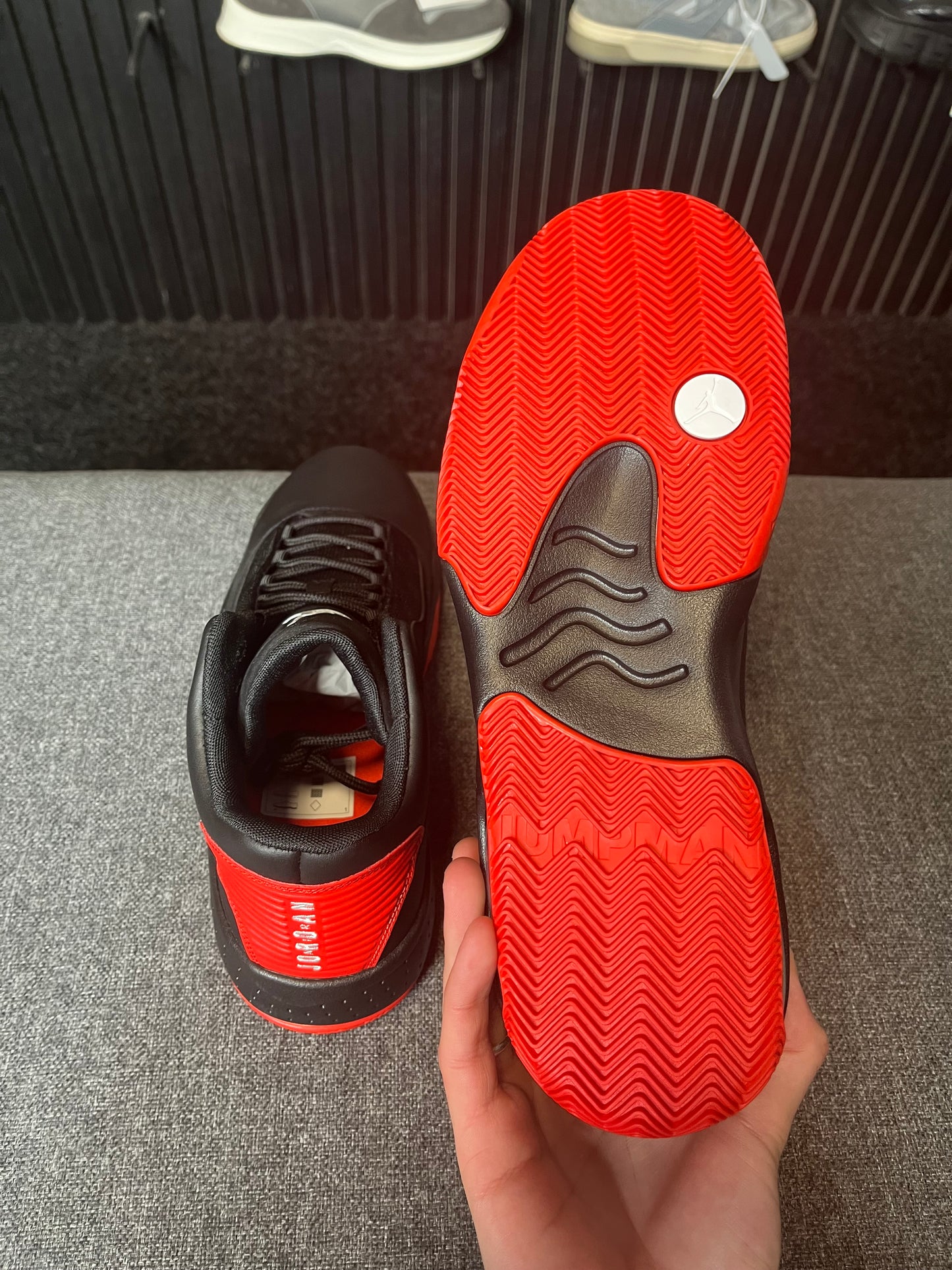 Nike Air Max Aura 2 UK 9 3444