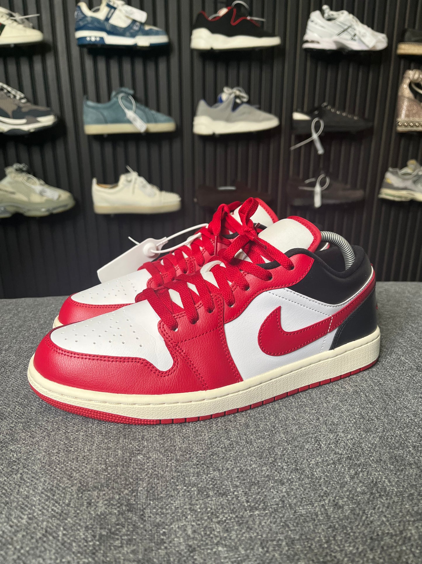 Nike Jordan Low UK 9.5 2691