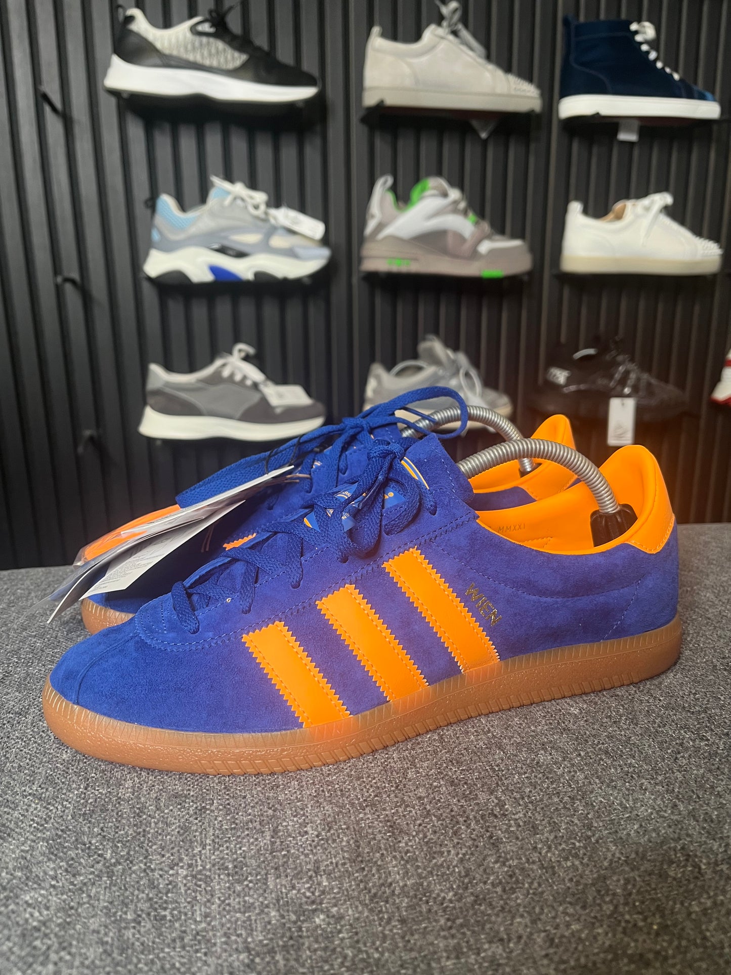 Adidas Wien UK 8.5 3453