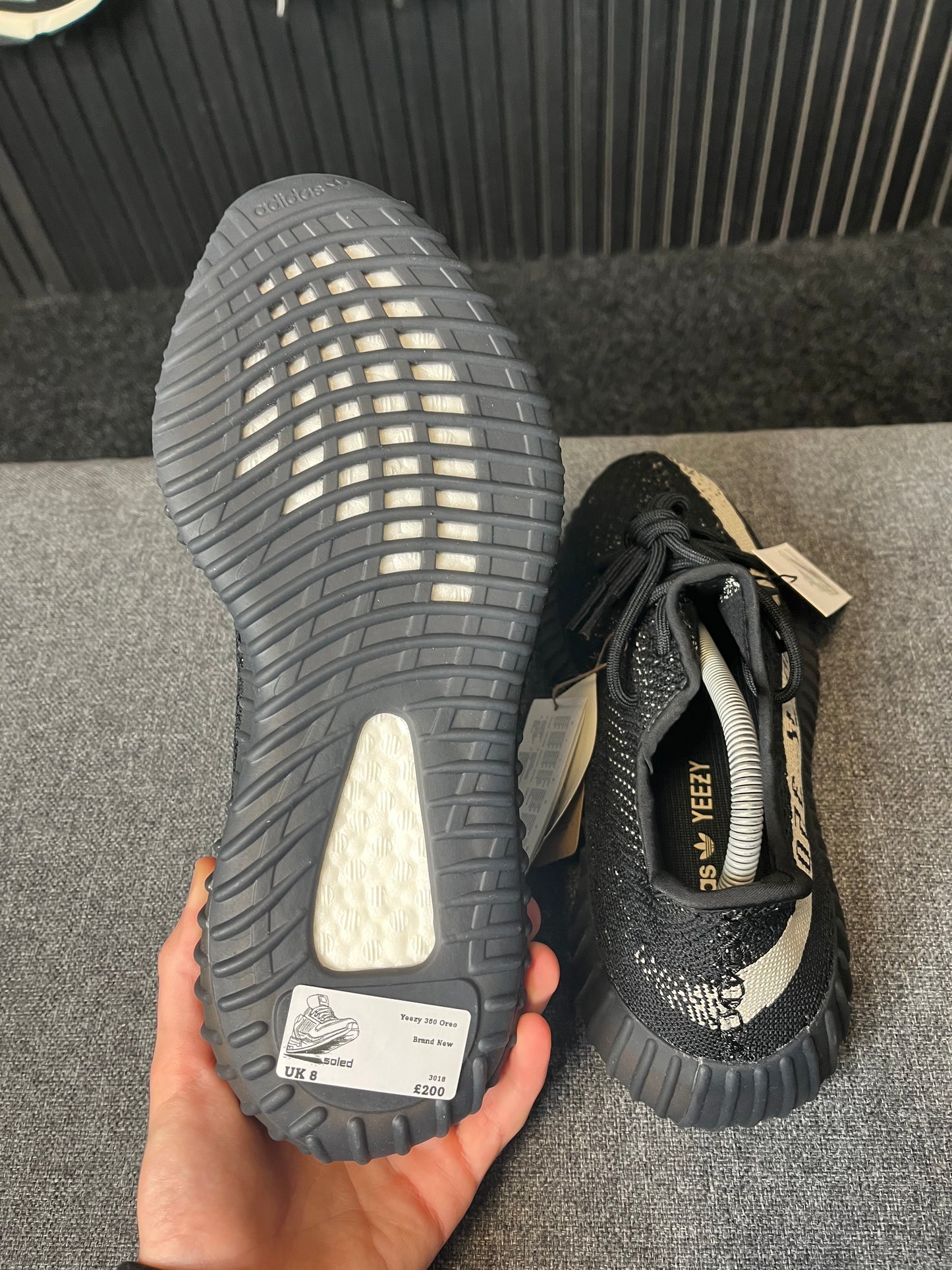 Yeezy 350 Oreo UK 8 3018