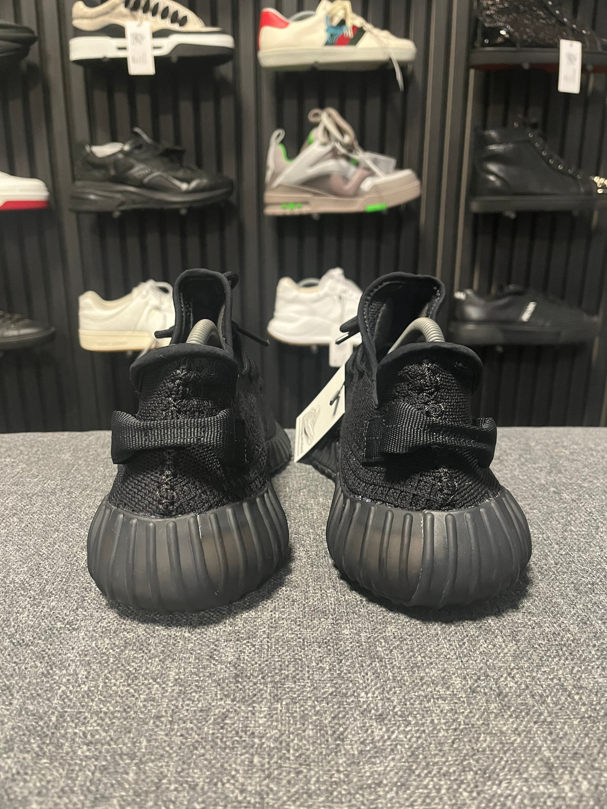 Yeezy 350 Onyx UK 8.5 3835