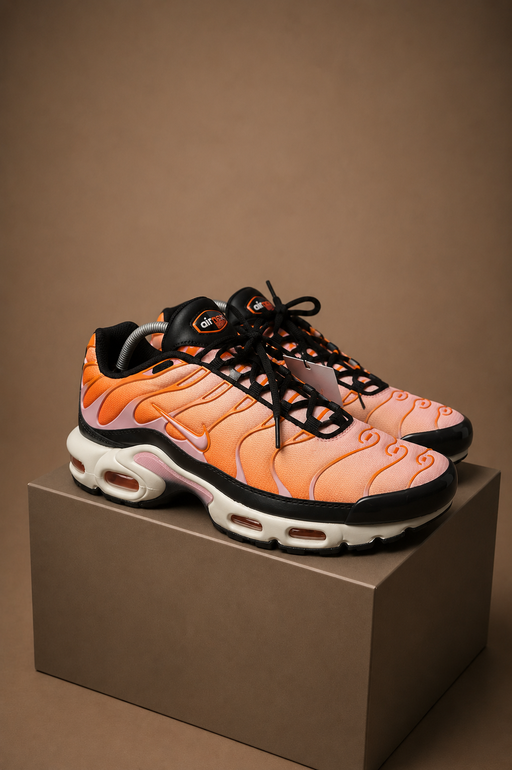 Nike TNs Magma Orange UK 8.5 3536