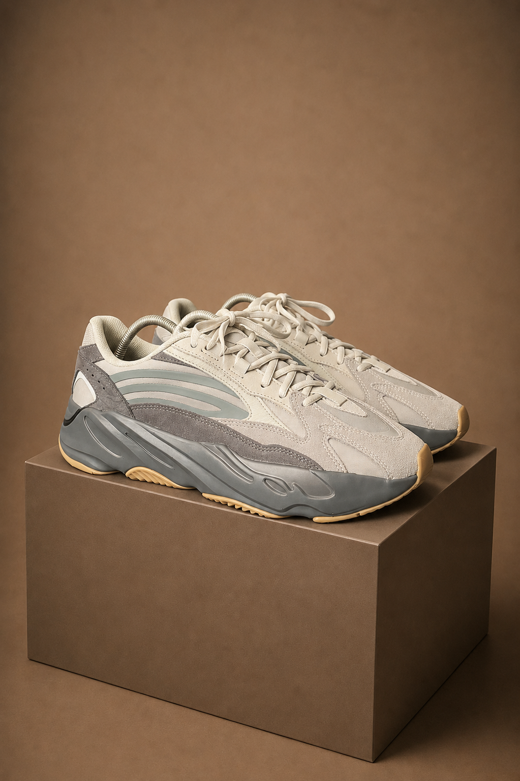 Yeezy 700 Tephra UK 9.5 3462