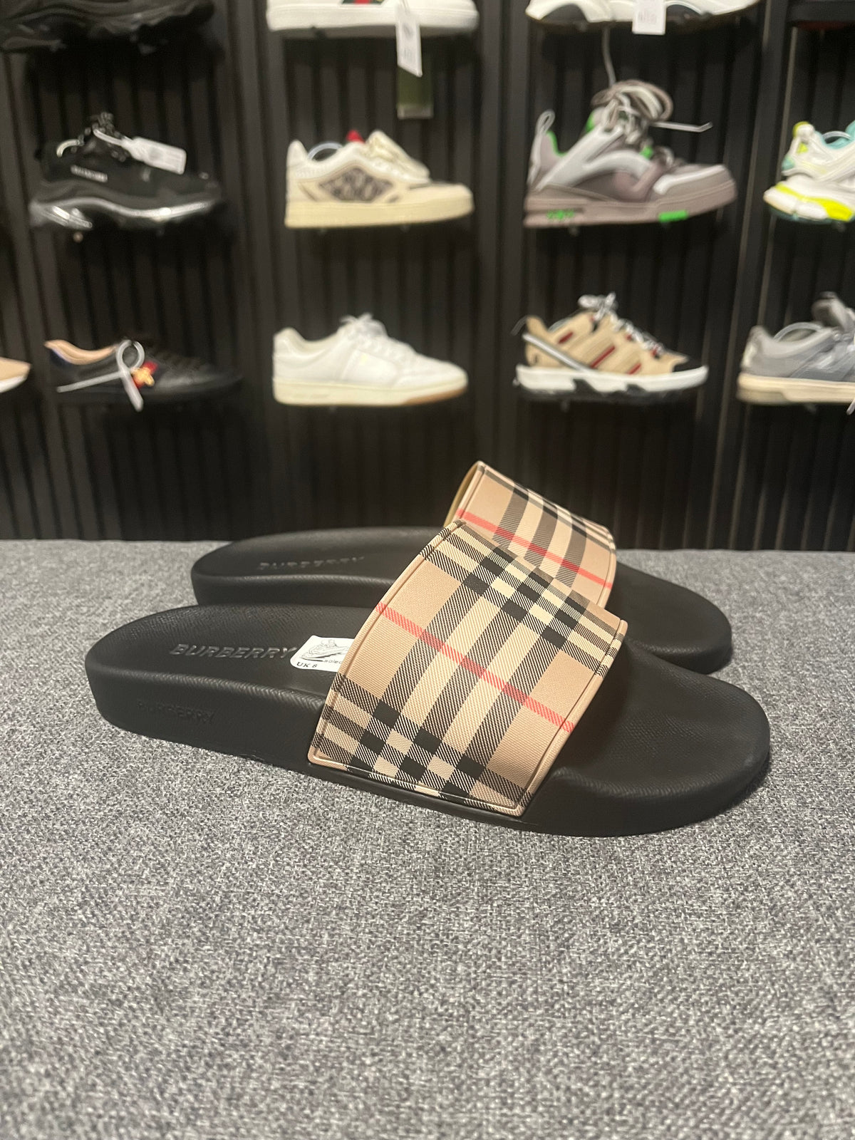 Burberry Sliders UK 8 3711