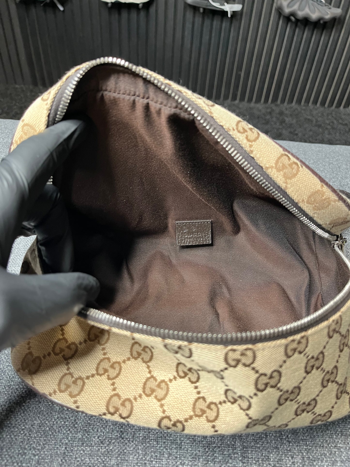 Gucci Waist Pouch GG Canvas Belt Bag 2522