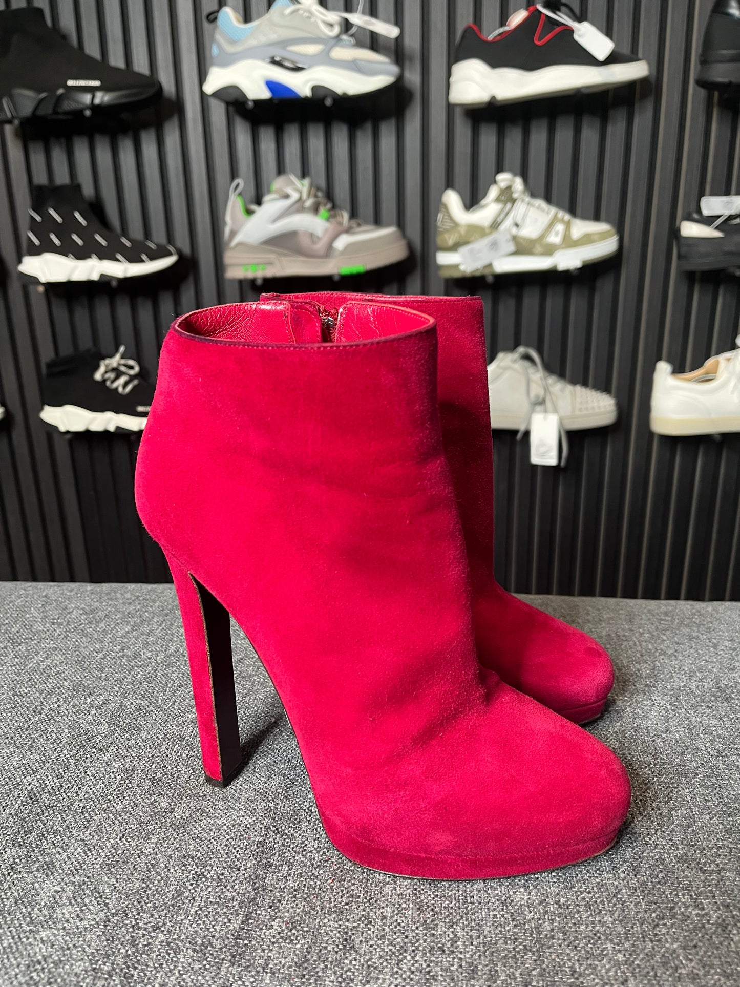 Alexander McQueen Cherry Suede Boots Size 39 3264