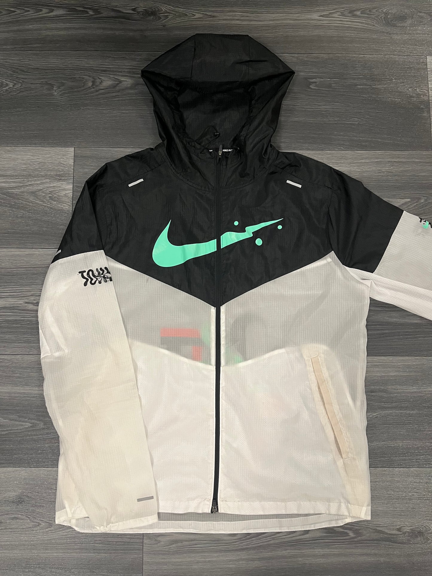 Nike Tokyo Windrunner Medium 3500