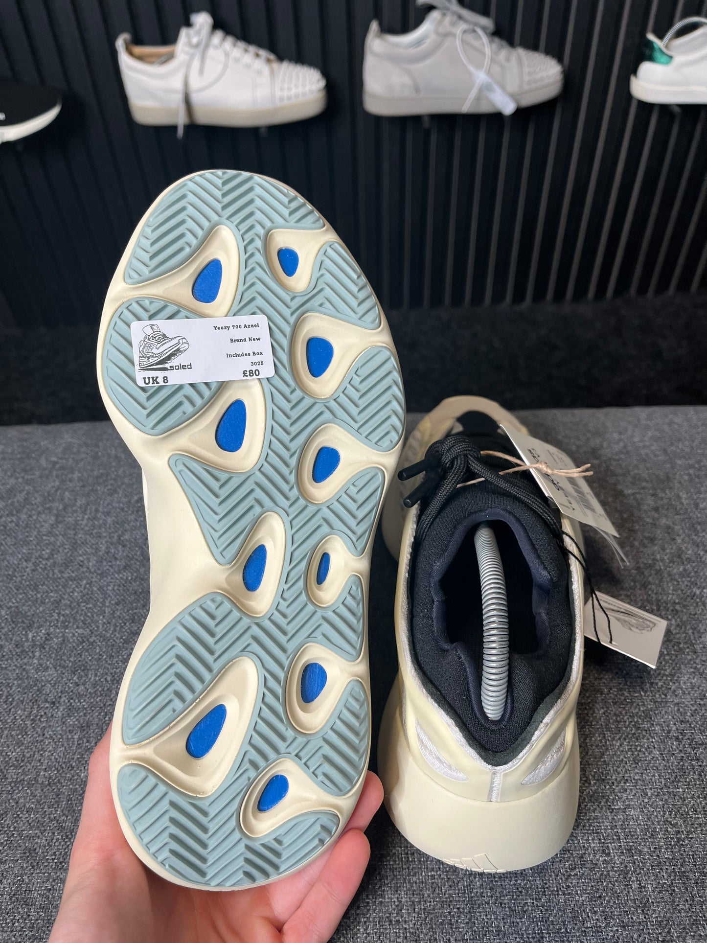Yeezy 700 Azael UK 8 3025