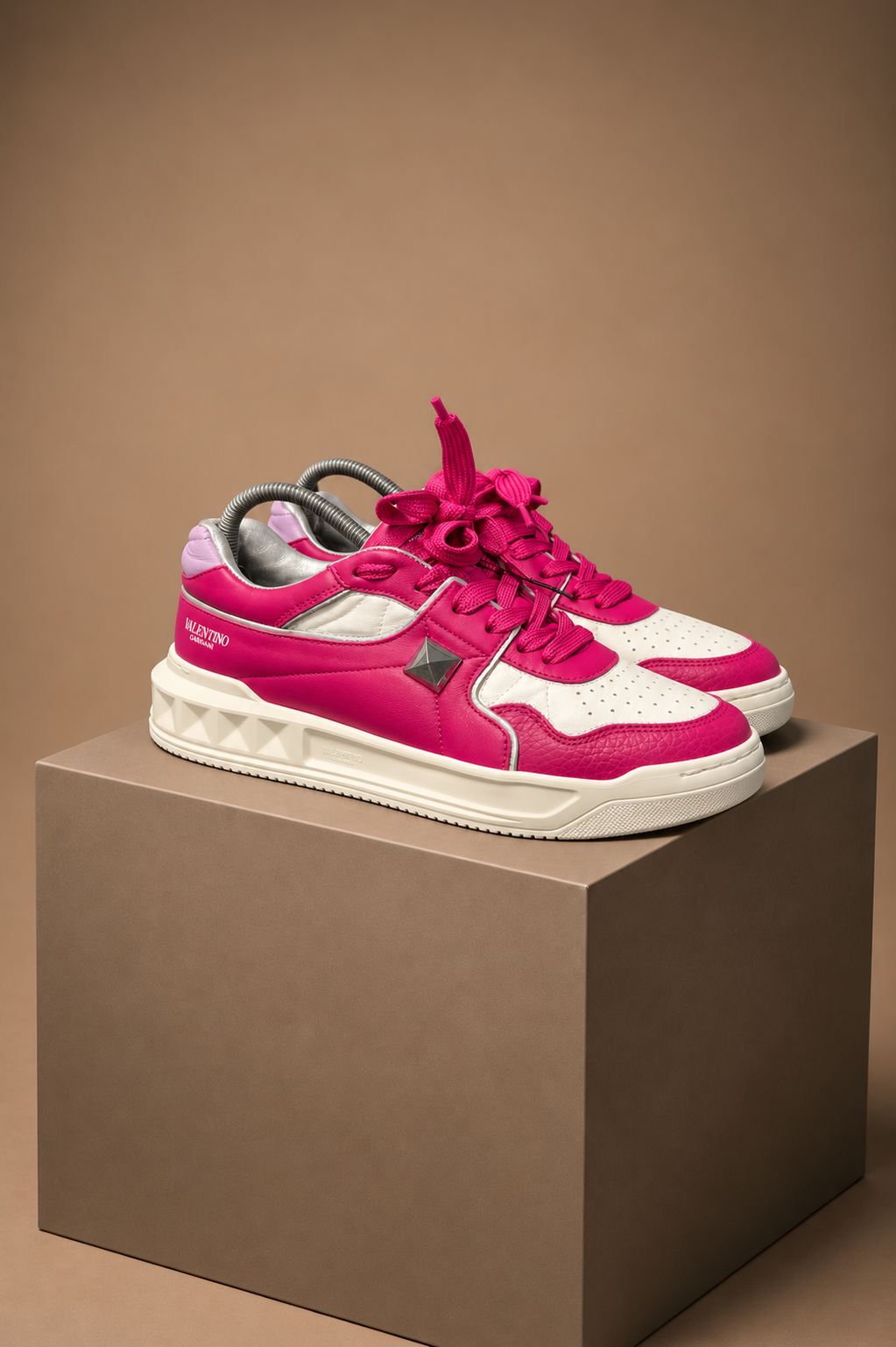 Valentino Garavani UK 5 3868