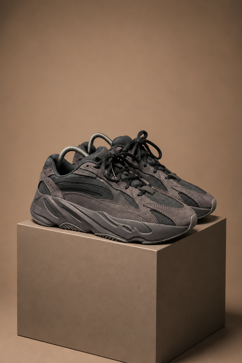 Yeezy 700 UK 6 3854