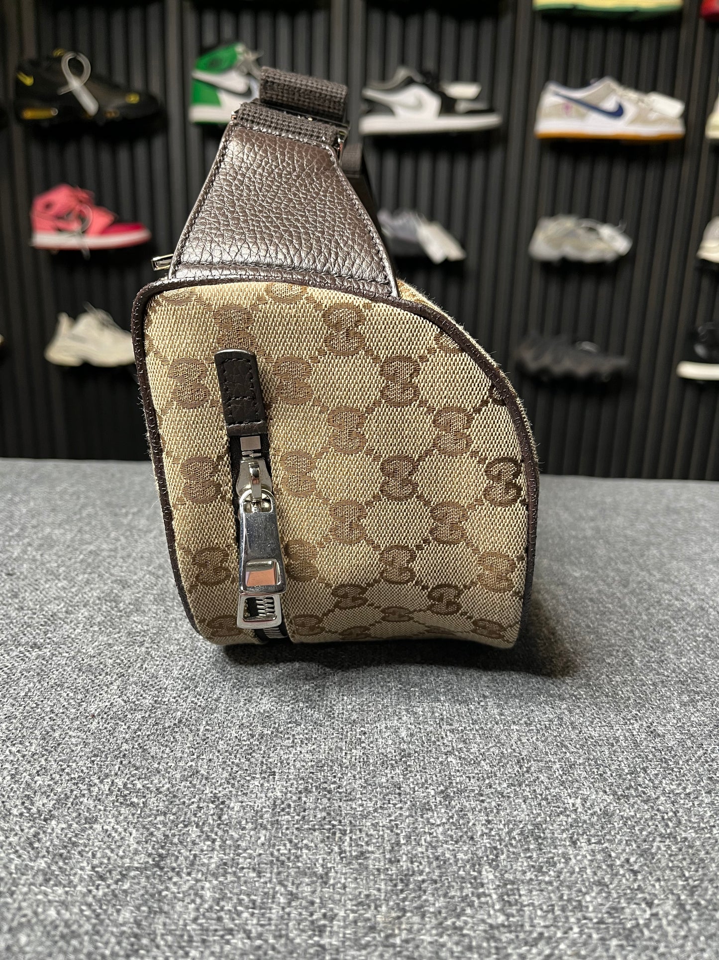 Gucci Waist Pouch GG Canvas Belt Bag 2522