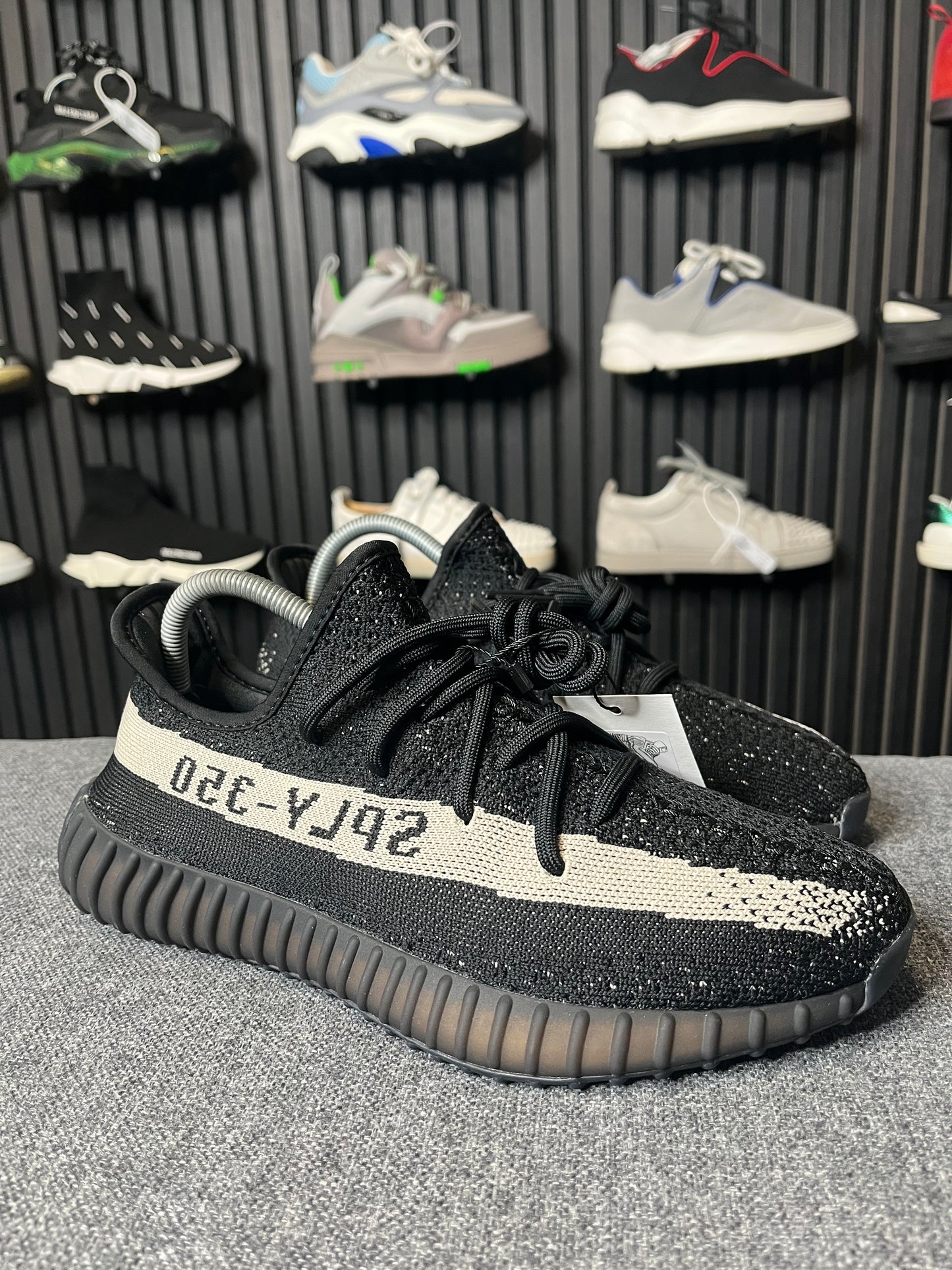 Yeezy 350 Oreo UK 8 3018