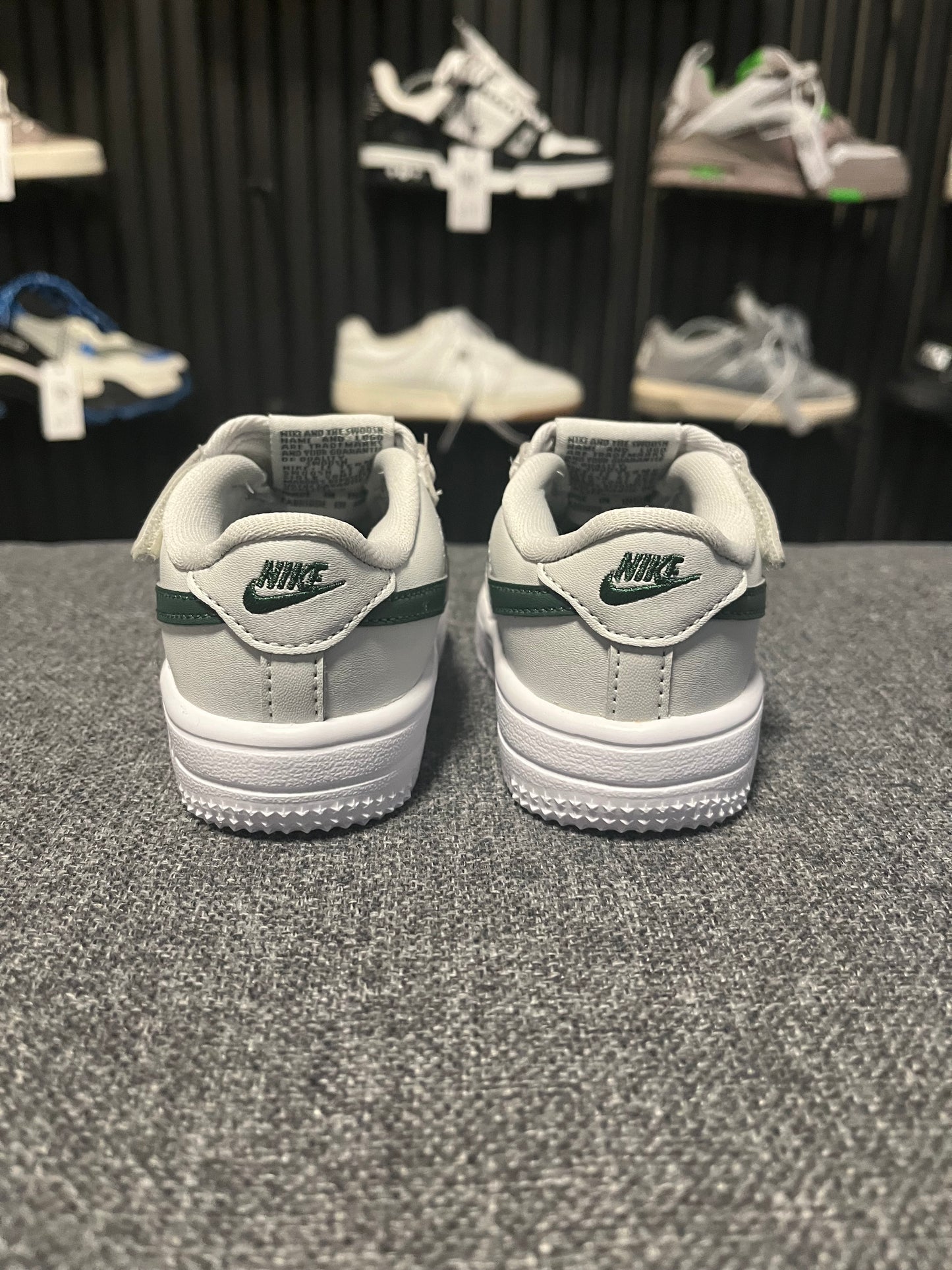Nike Jordan UK 4.5 Kids 3526