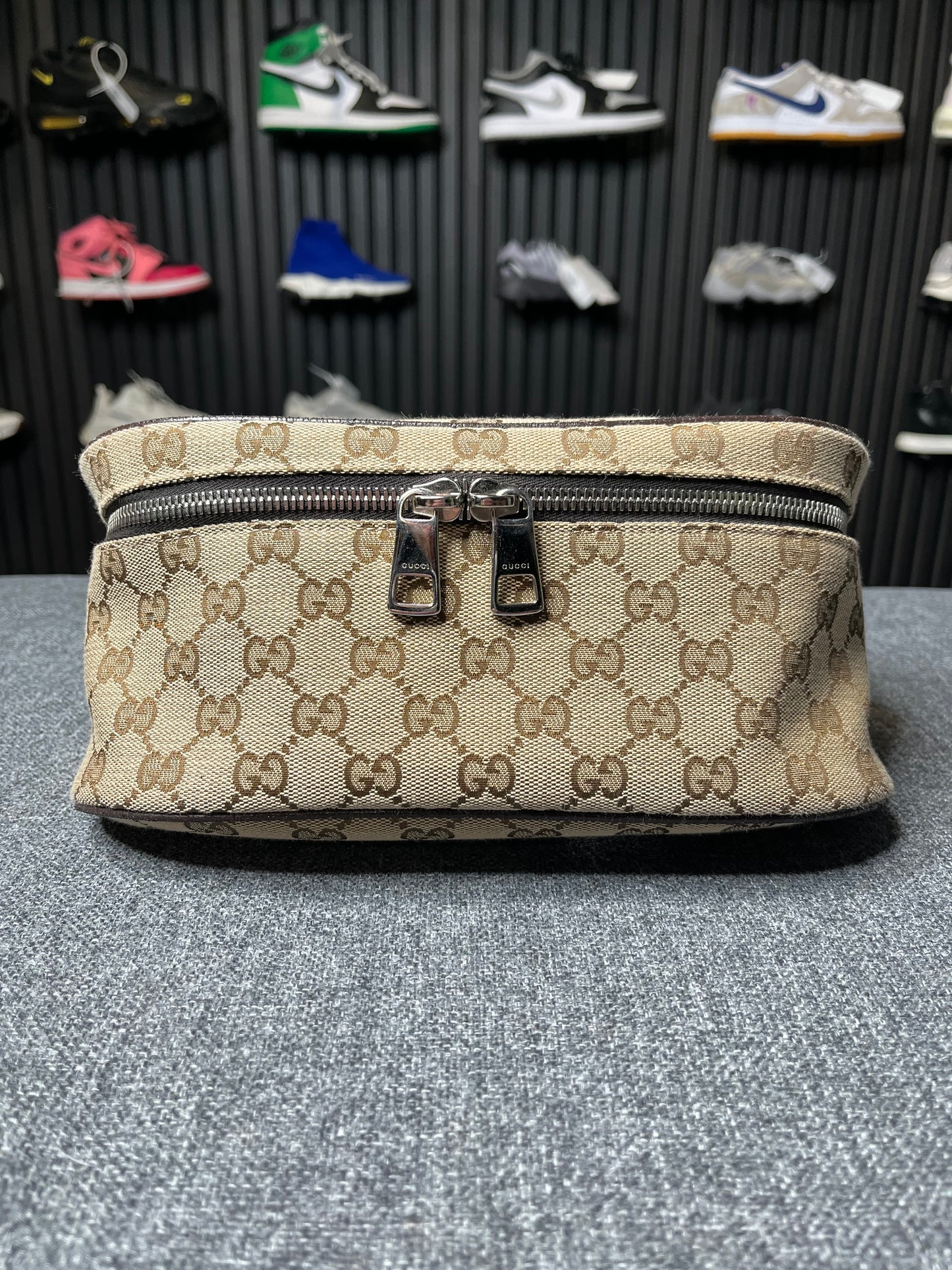 Gucci Waist Pouch GG Canvas Belt Bag 2522