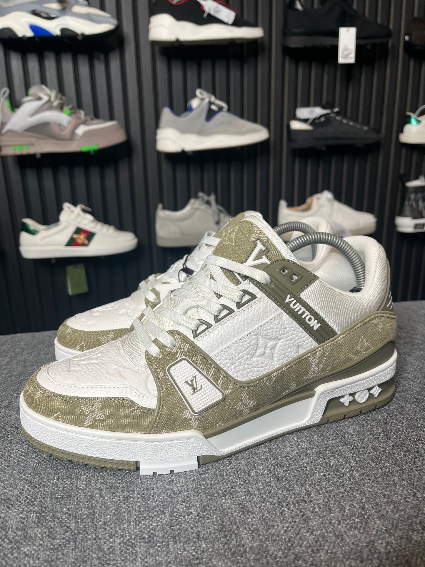 Louis Vuitton UK 6.5 3211