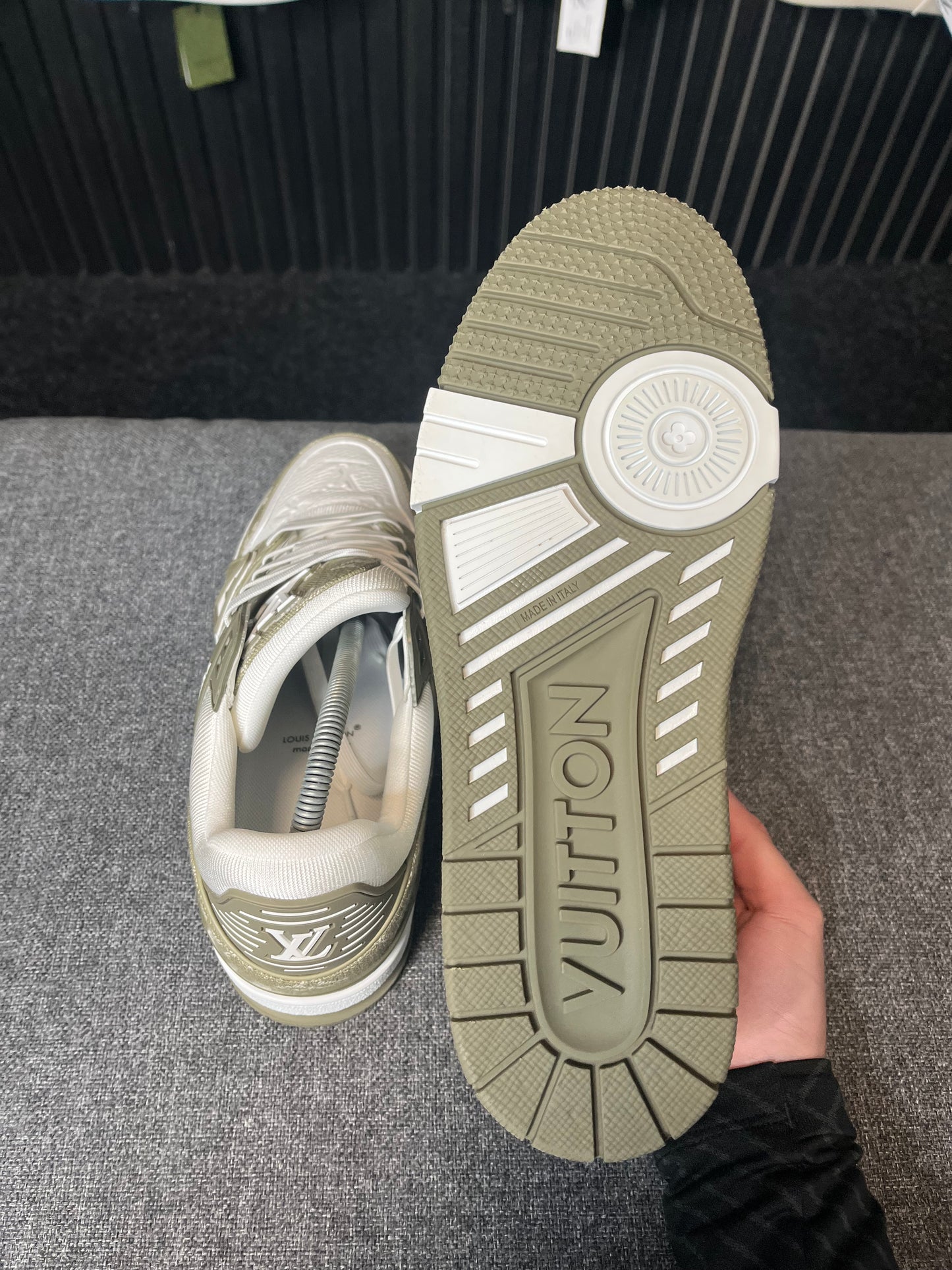 Louis Vuitton UK 6.5 3211