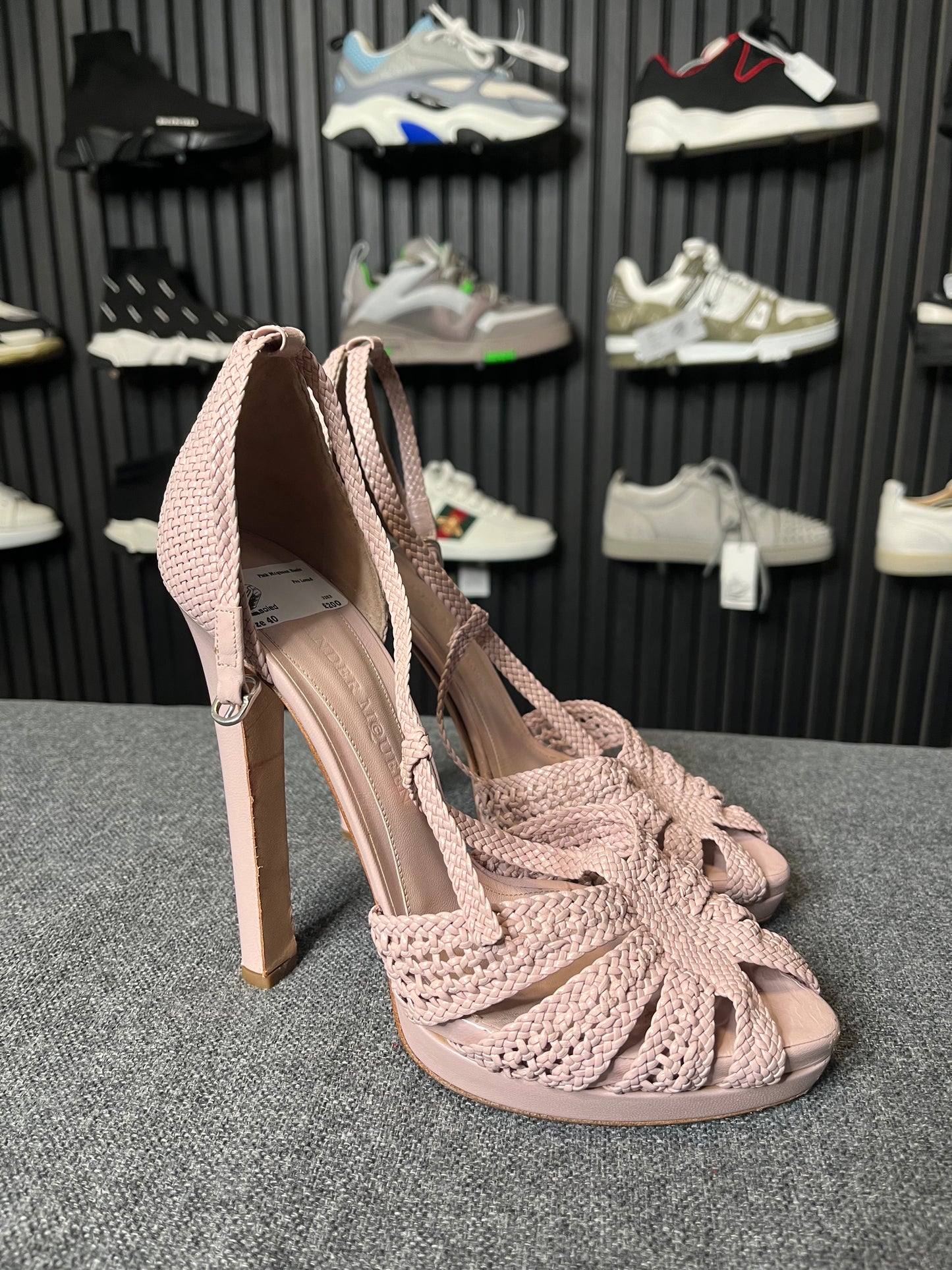 Alexander McQueen Pink Woven Leather T-Bar Heels Size 40 3262