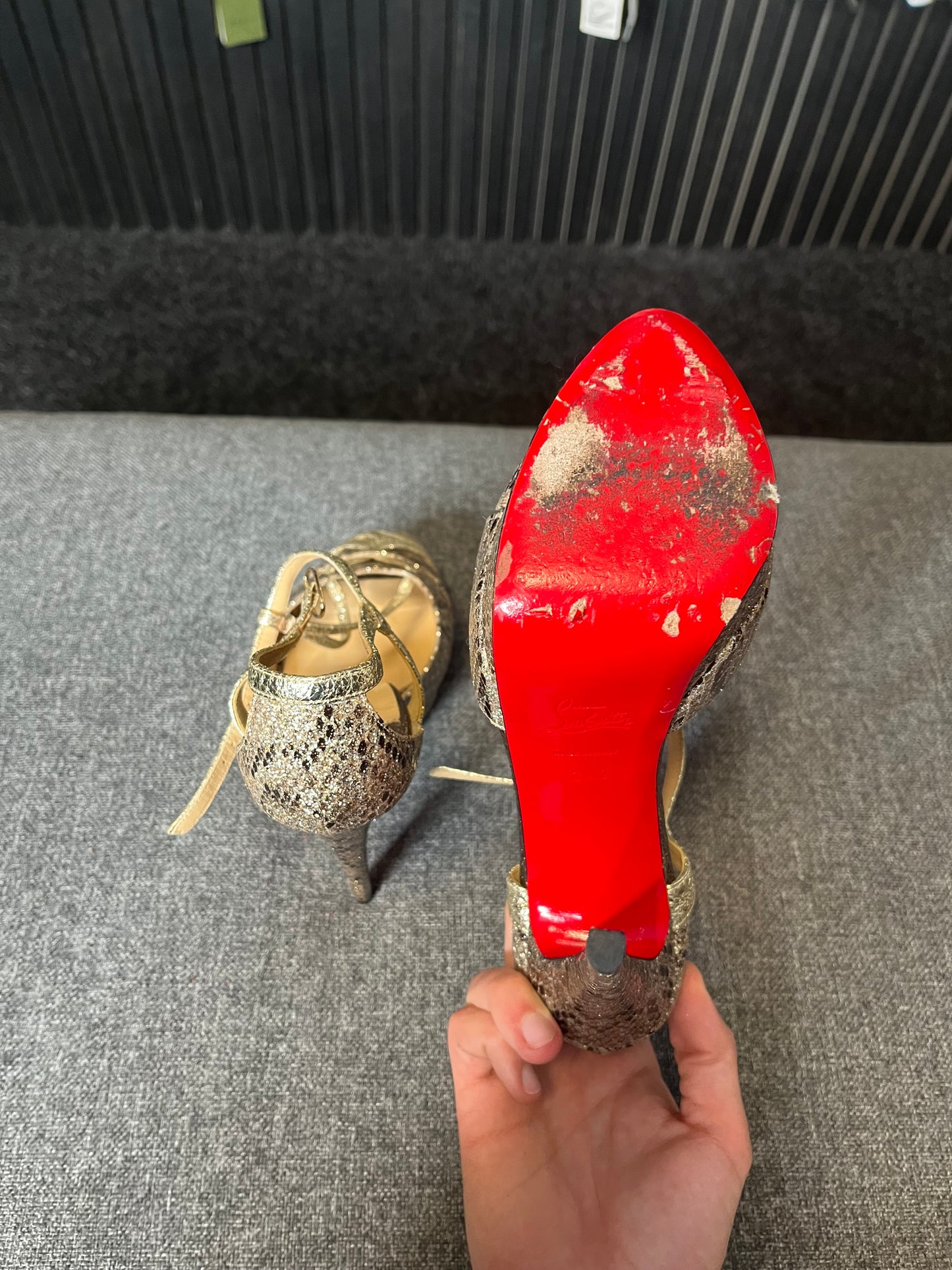 Louboutin Glennalta 150 Gold Glitter Snake Pumps Size 39.5 3256