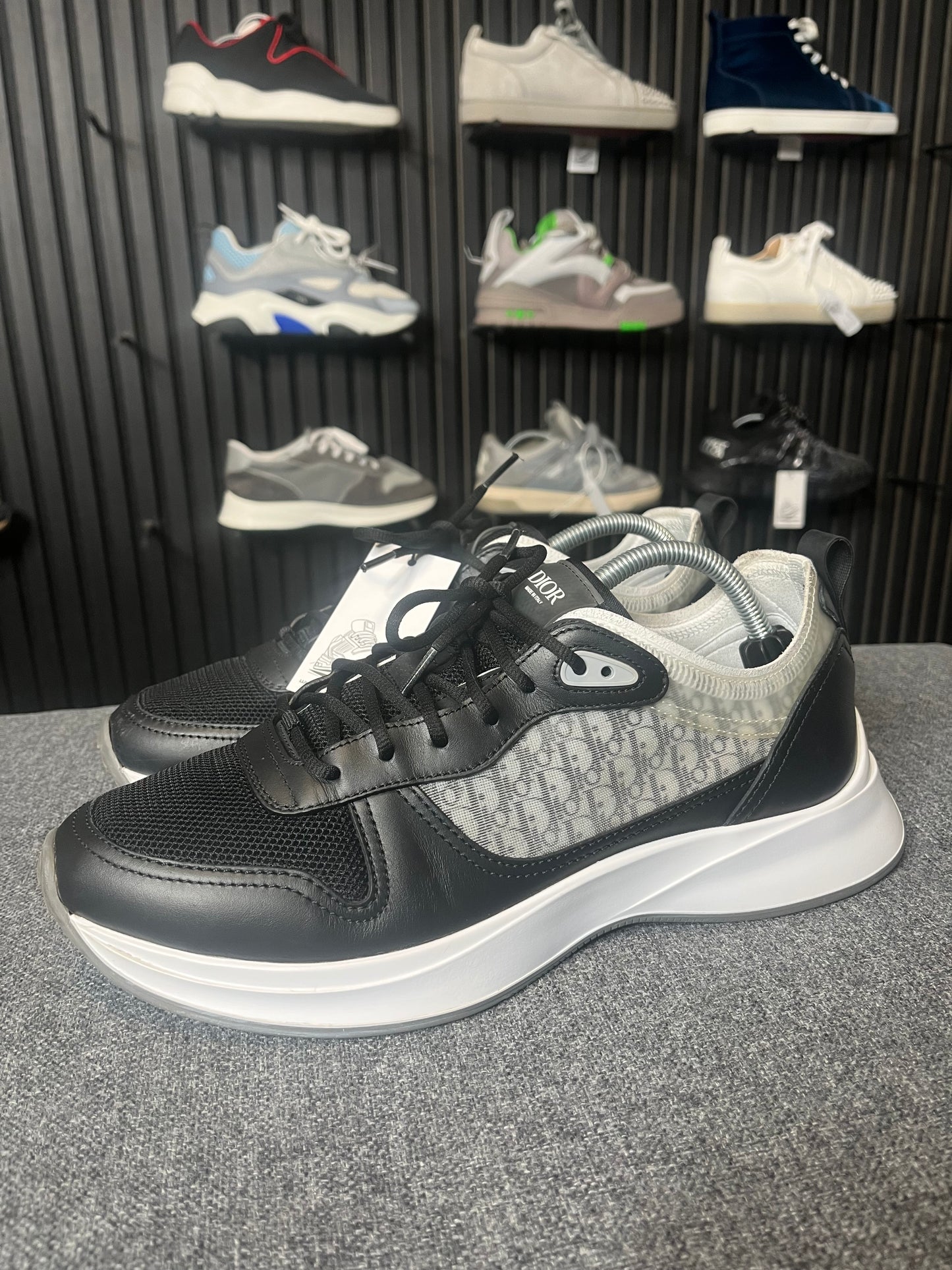 Dior B25 UK 9.5 3401