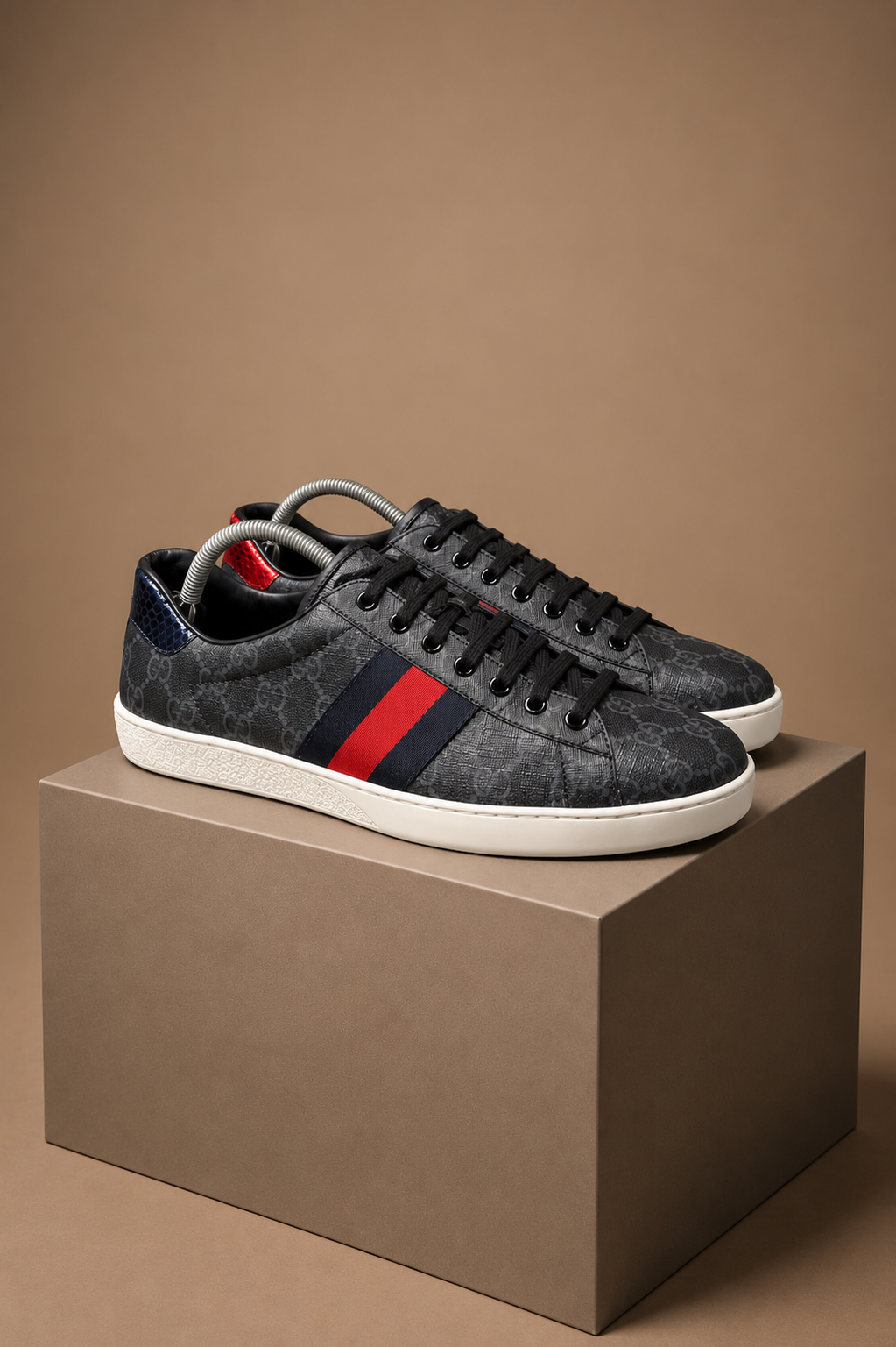 Gucci Ace UK 9.5 3884