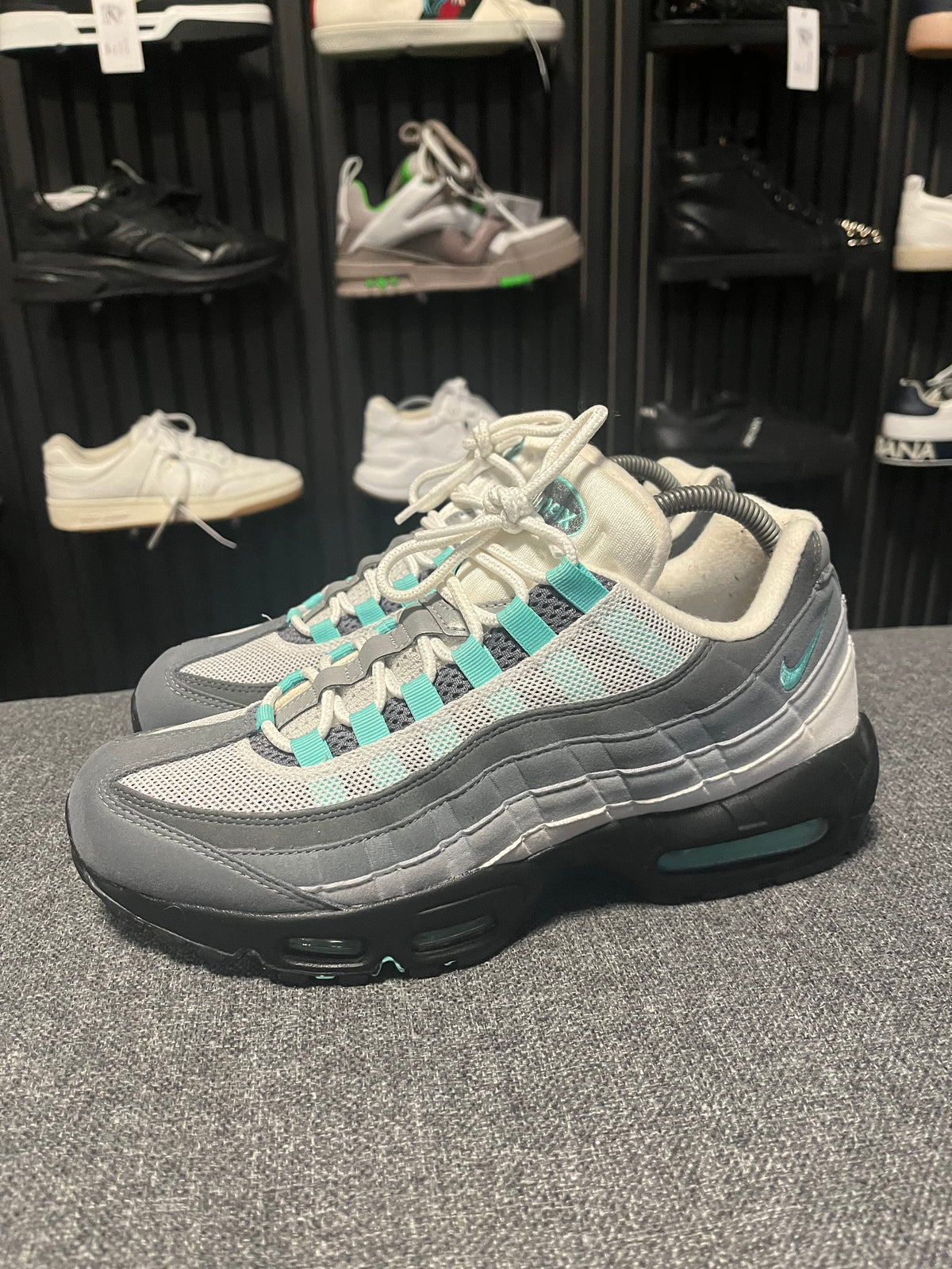 Air Max 95s Hyper Turquoise UK 8 3832