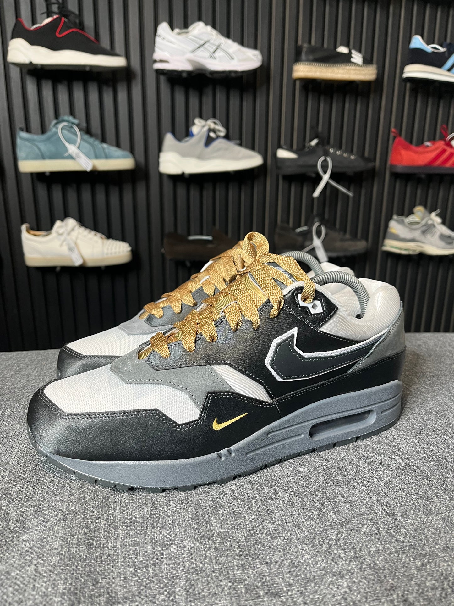 Nike Air Max 1 Low Poly UK 9 2779