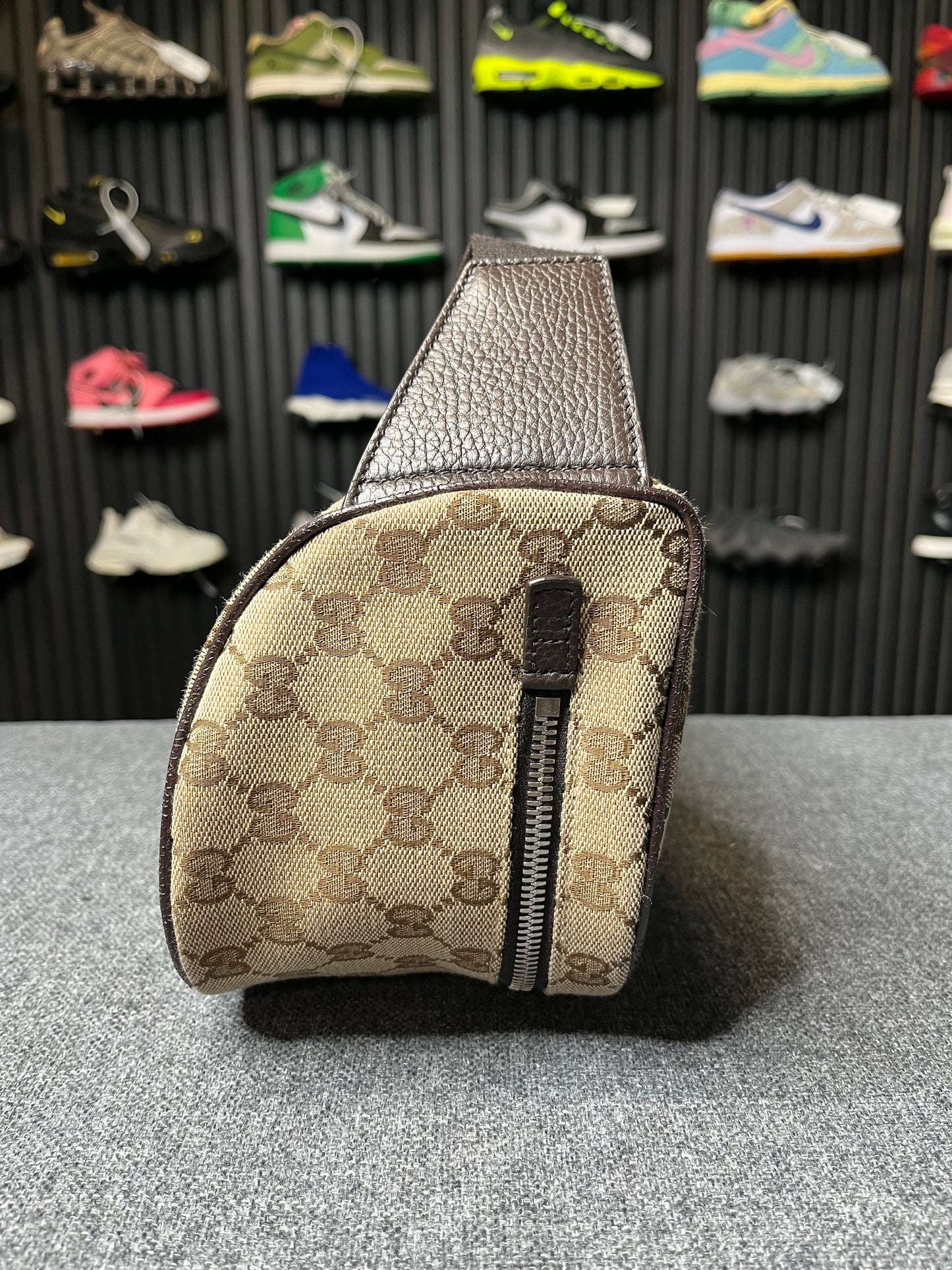 Gucci Waist Pouch GG Canvas Belt Bag 2522