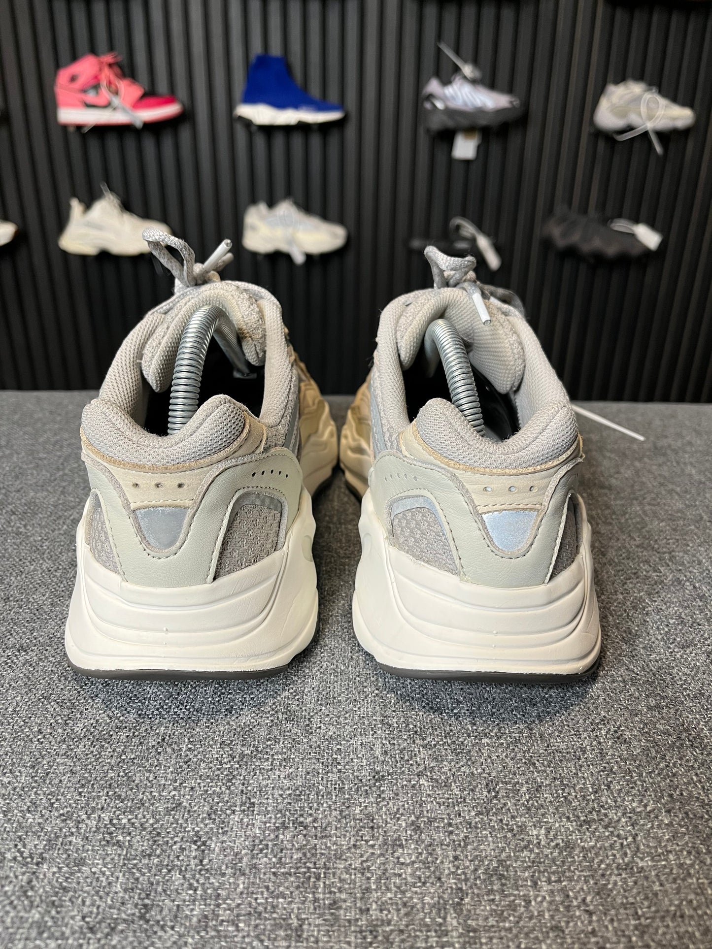 Yeezy 700 Static UK 7.5 2556