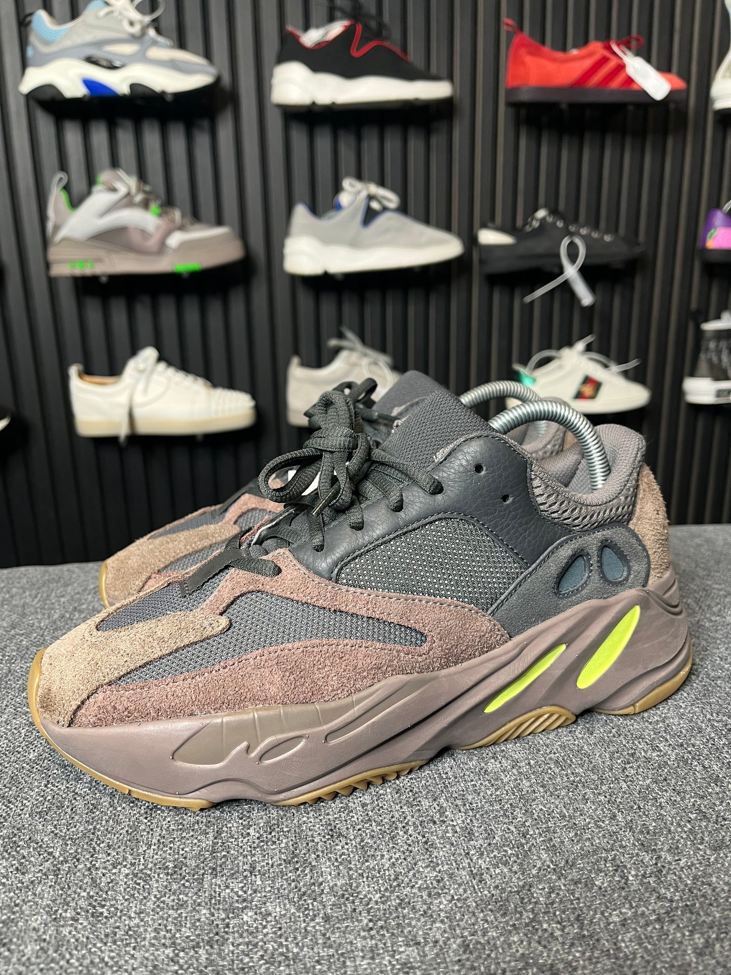 Yeezy 700 Mauve UK 8 3027