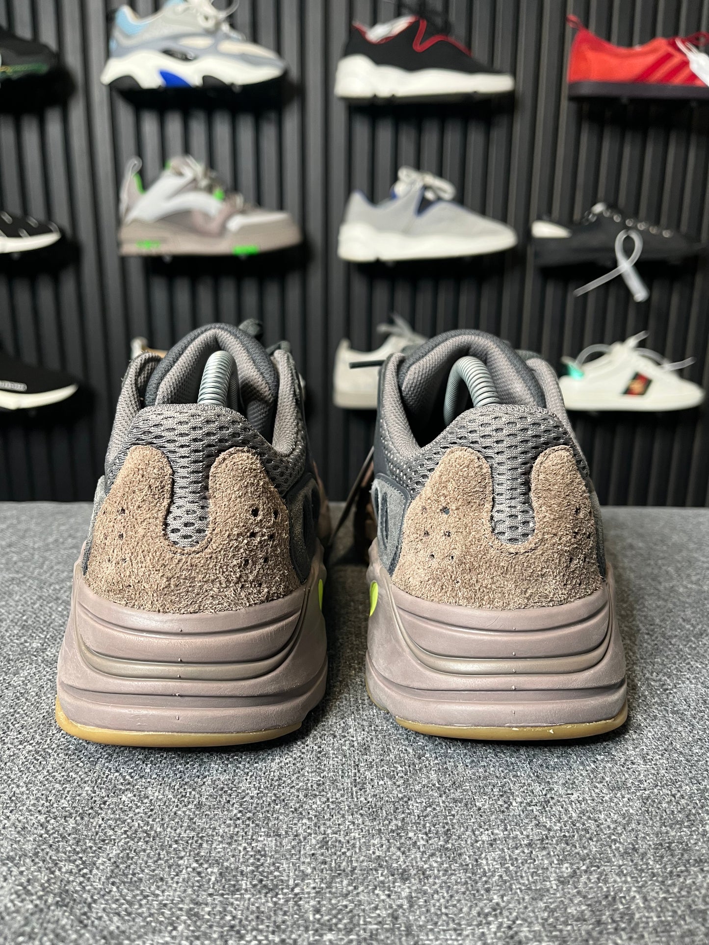 Yeezy 700 Mauve UK 8 3027
