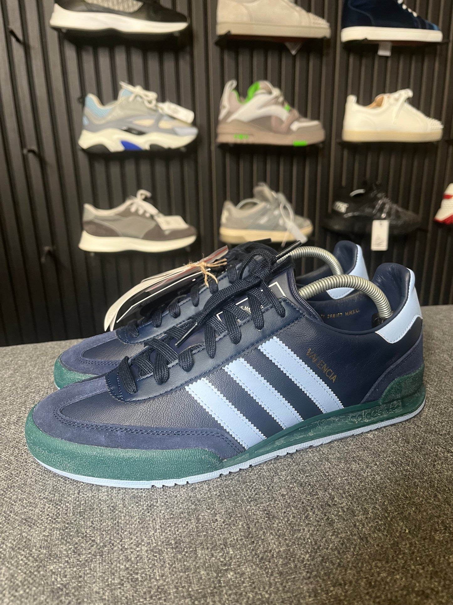 Adidas Valencia UK 8.5 3454