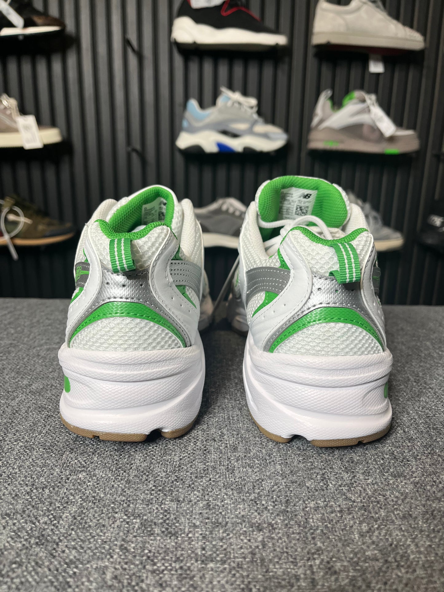 New Balance 530 UK 9.5 3402