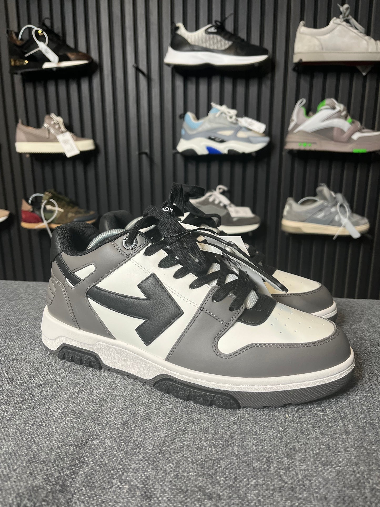 OFF White UK 9 3437