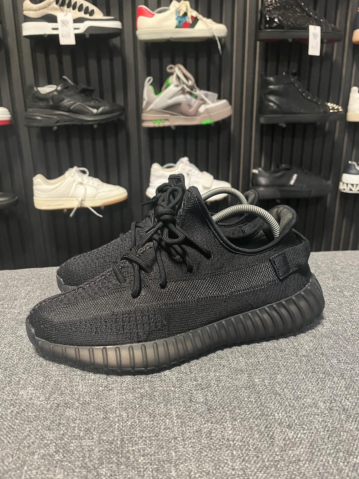 Yeezy 350 Onyx UK 8.5 3835