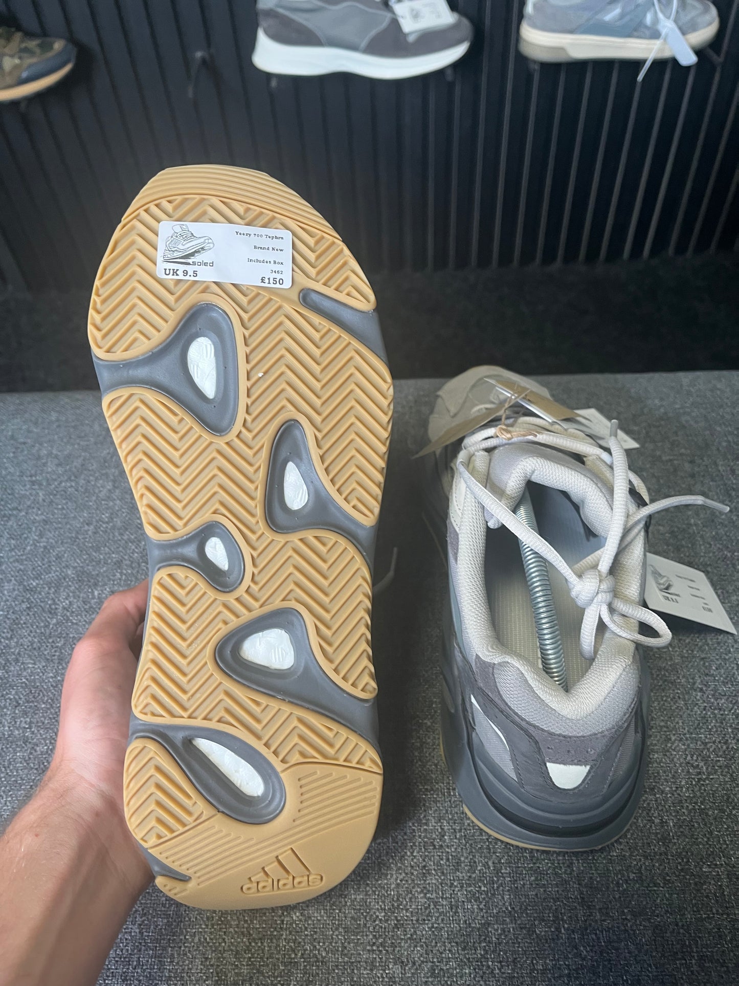 Yeezy 700 Tephra UK 9.5 3462