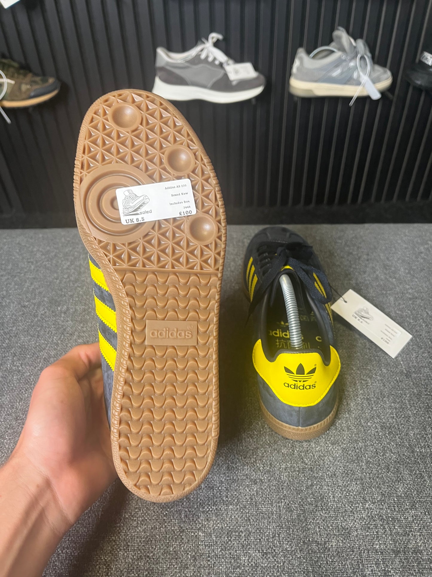 Adidas AS 230 UK 8.5 3448