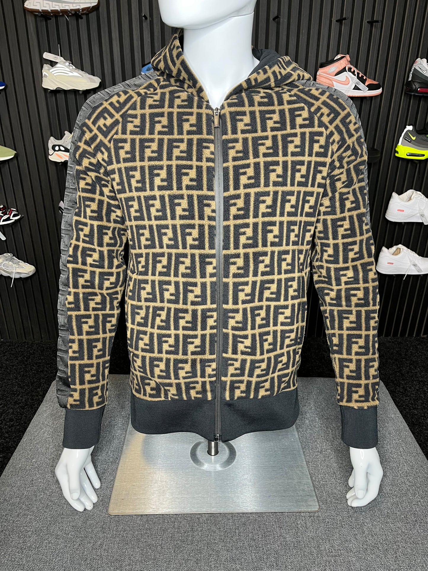 Fendi Logo Zip Up Jacket Small 2277