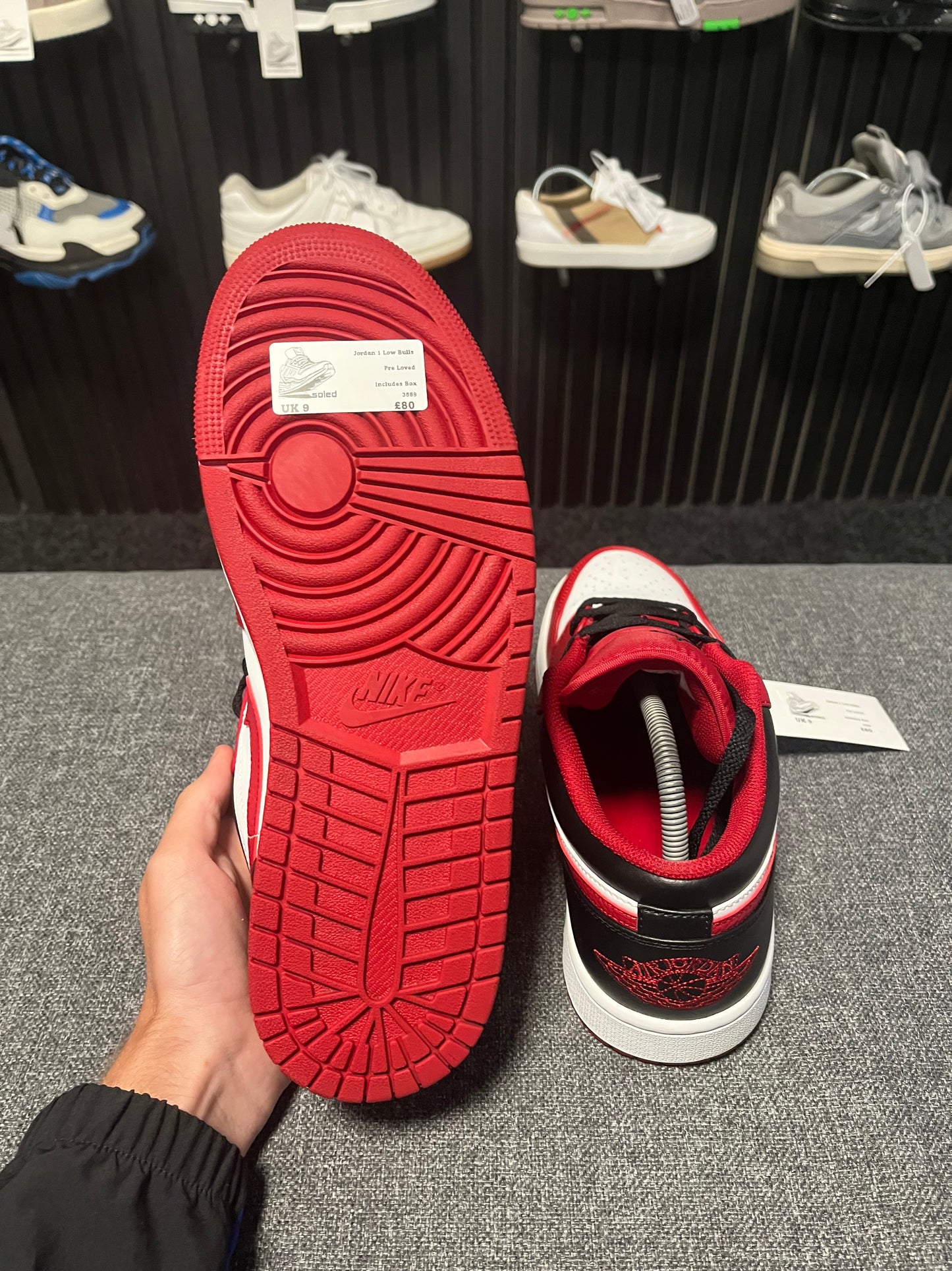 Jordan 1 Low “Bulls” UK 9 3589